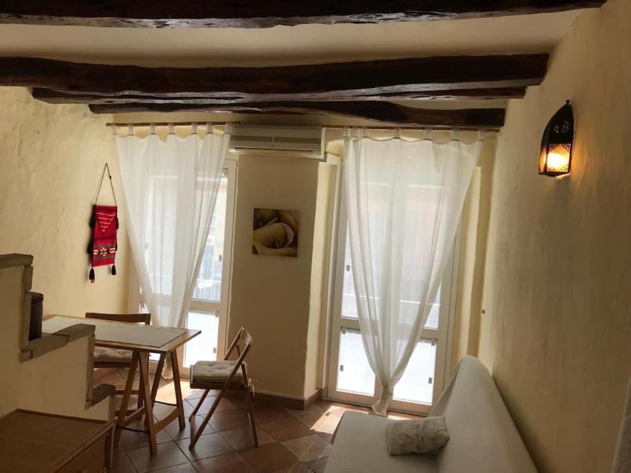 Lo Sguardo Sul Corso - Appartamento Intero Cagliari Exteriér fotografie